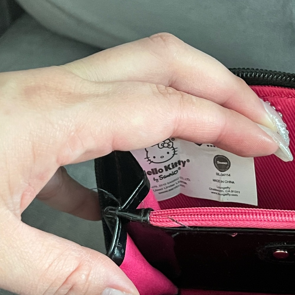 Hello Kitty Full Size Wallet - image 8